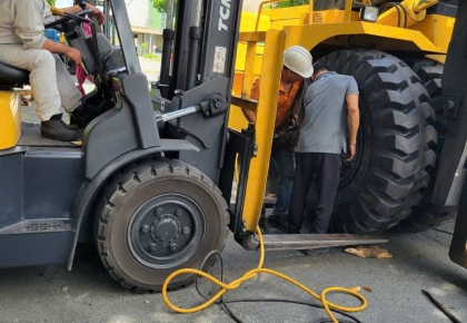 🚘 Đình Văn – Đơn Vị Vá Vỏ Xe Ô Tô Lưu Động Uy Tín Tại Bình Dương