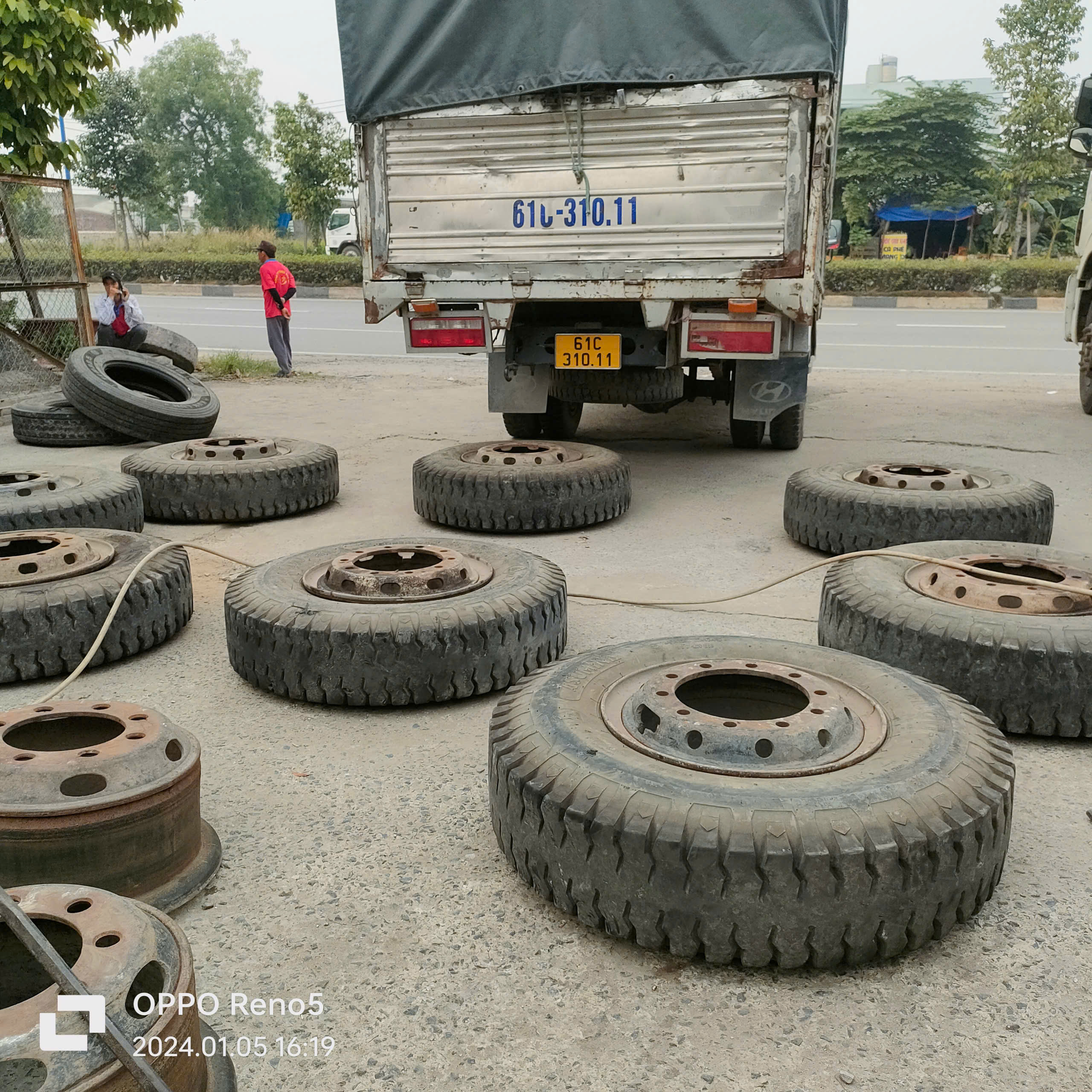 CỨU HỘ VÁ VỎ XE BÌNH DƯƠNG – DỊCH VỤ NHANH CHÓNG, GIÁ RẺ 24/7