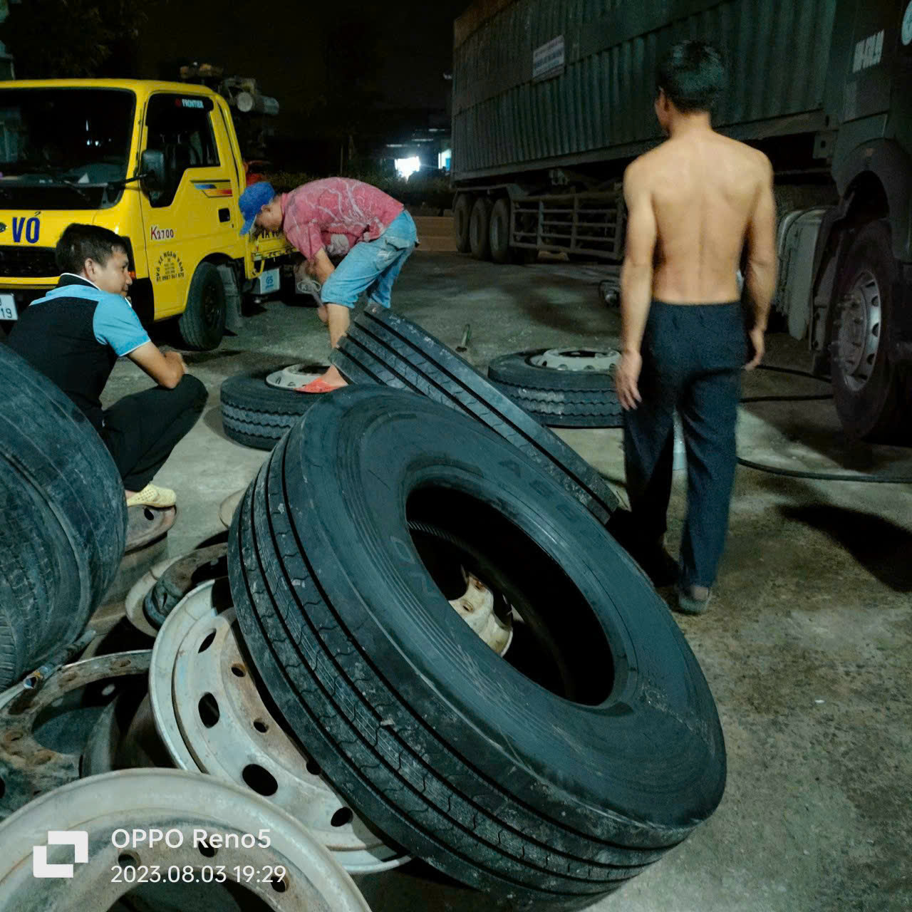 Vá Vỏ Xe Lưu Động Huyện Bắc Tân Uyên